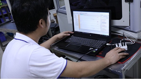 四軸桌面點膠機在網上銷售有什么好處？